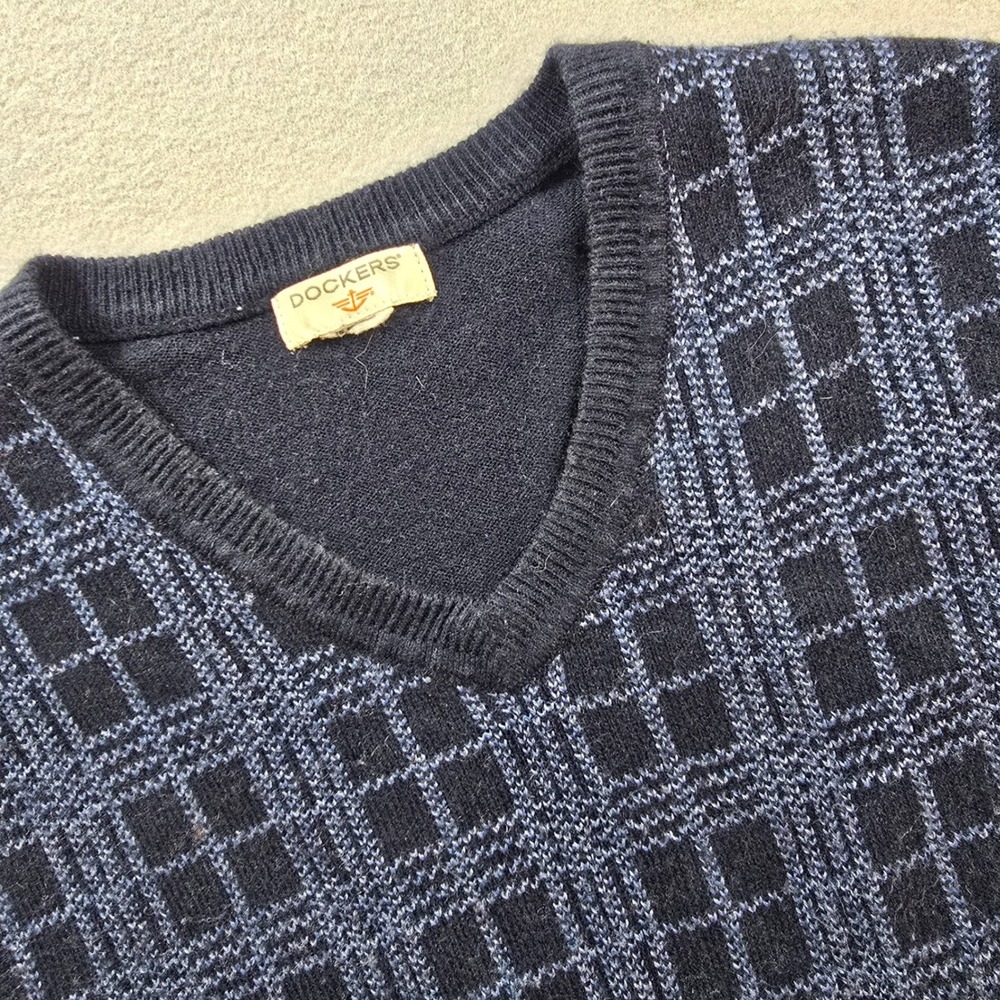 Dockers Mens Medium Navy Blue Sweater Vest Plaid V-Neck Knit Sleeveless Pullover